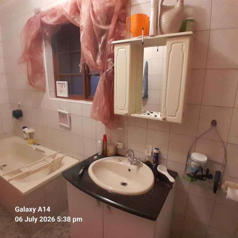 3 Bedroom Property for Sale in Safari Gardens North West